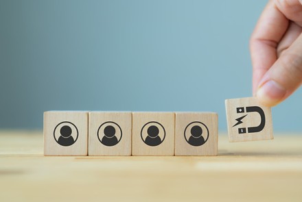 Connecting people as a group with magnetic power